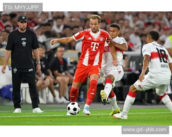 拜仁慕尼黑与阿森纳历史交锋战绩分析与回顾 拜仁慕尼黑与阿森纳历史交锋战绩分析与回顾